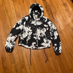 Ashley by 26 International Women’s sz M windbreaker Black/Floral